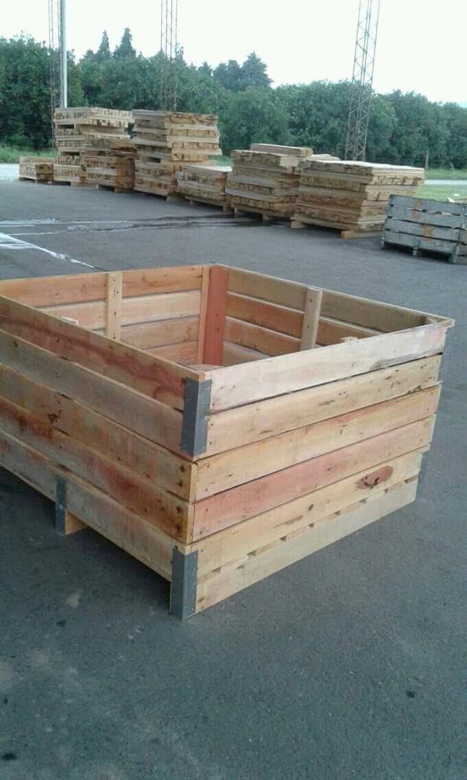 Bin con refuerzos planos y esquineros galvanizados